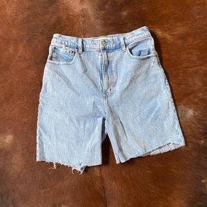 Abercrombie & Fitch- The 90’s Straight Ultra High Rise denim chopped dad shorts